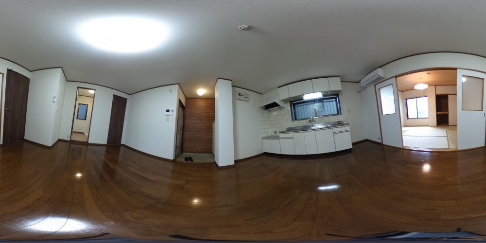 ���r���O