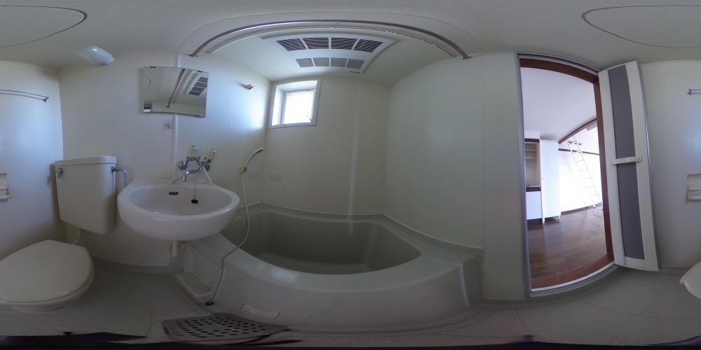 �o�X���[��