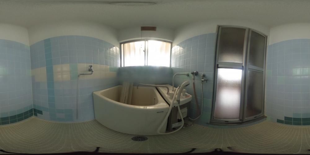 �o�X���[��