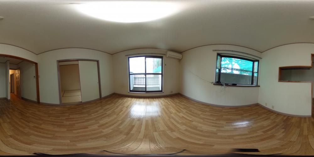 ���r���O