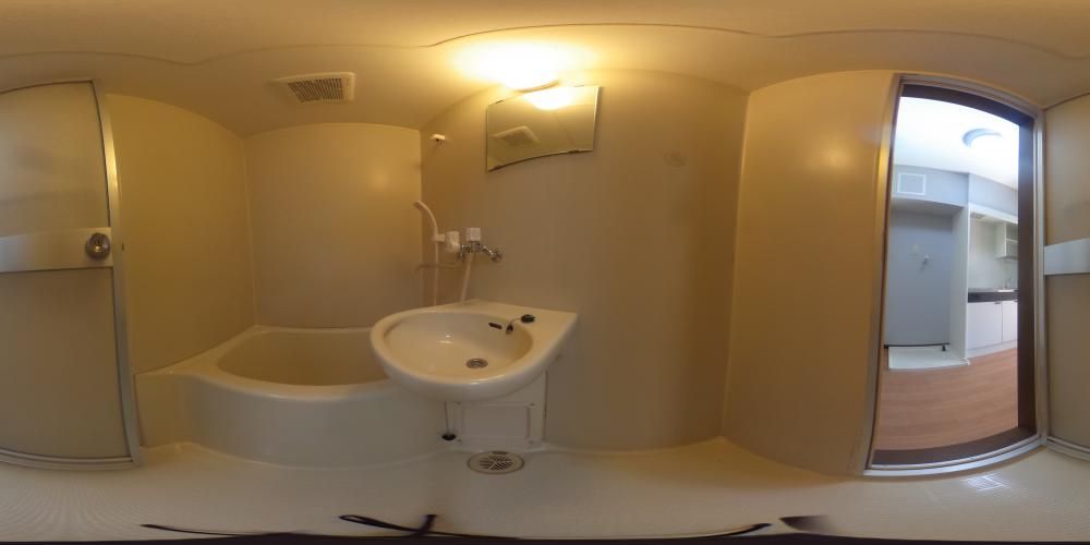 �o�X���[��