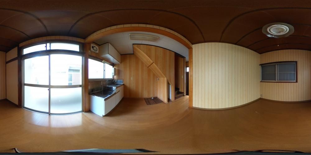 ���r���O